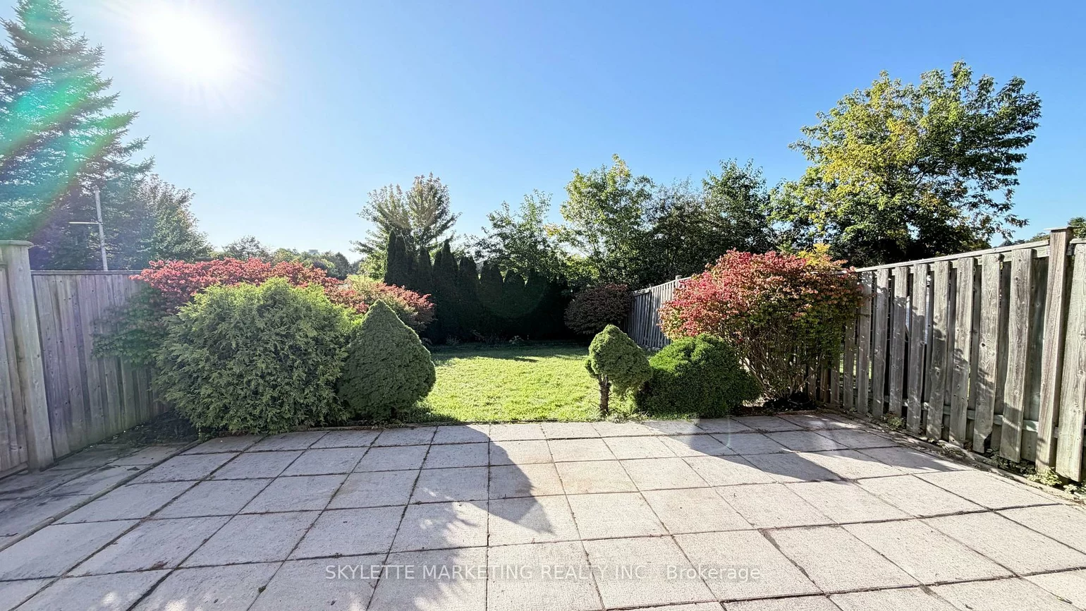 30, Ascot, Milliken Mills West, Markham