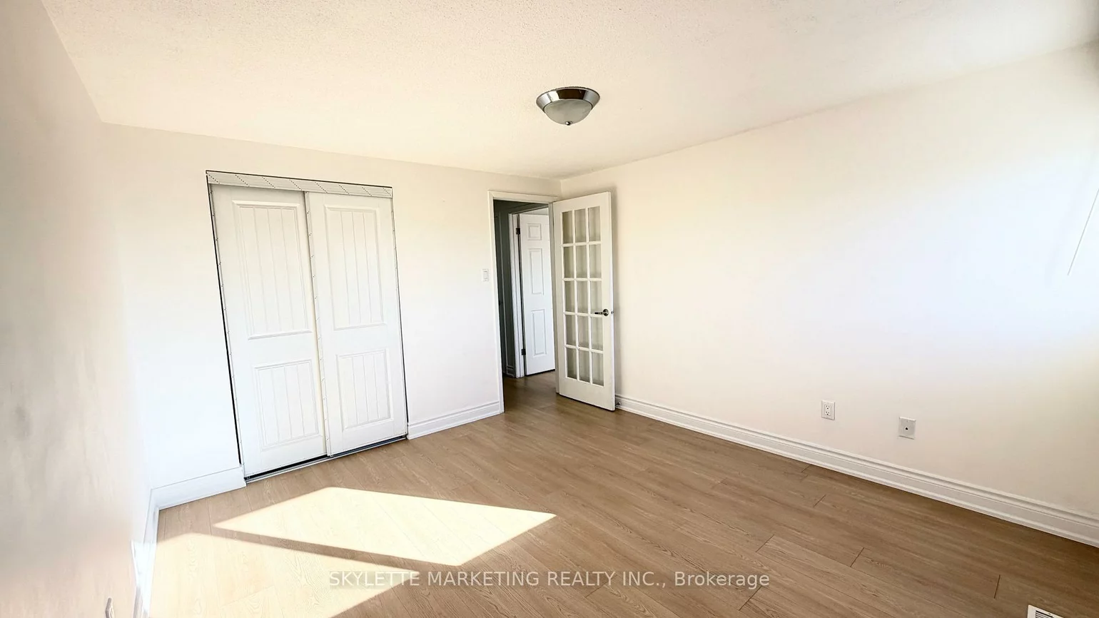 30, Ascot, Milliken Mills West, Markham