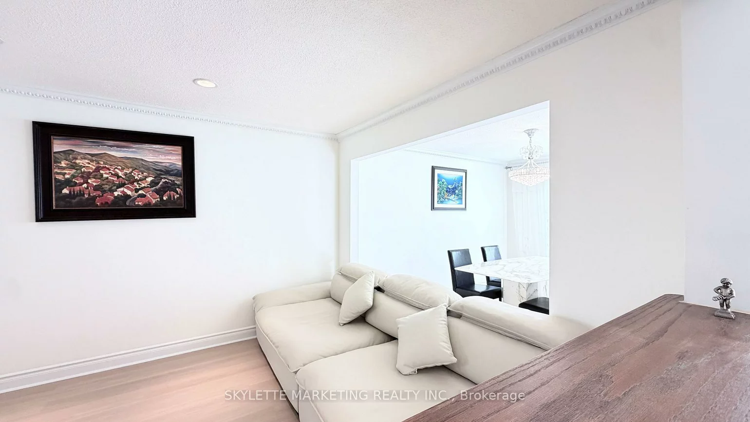 30, Ascot, Milliken Mills West, Markham