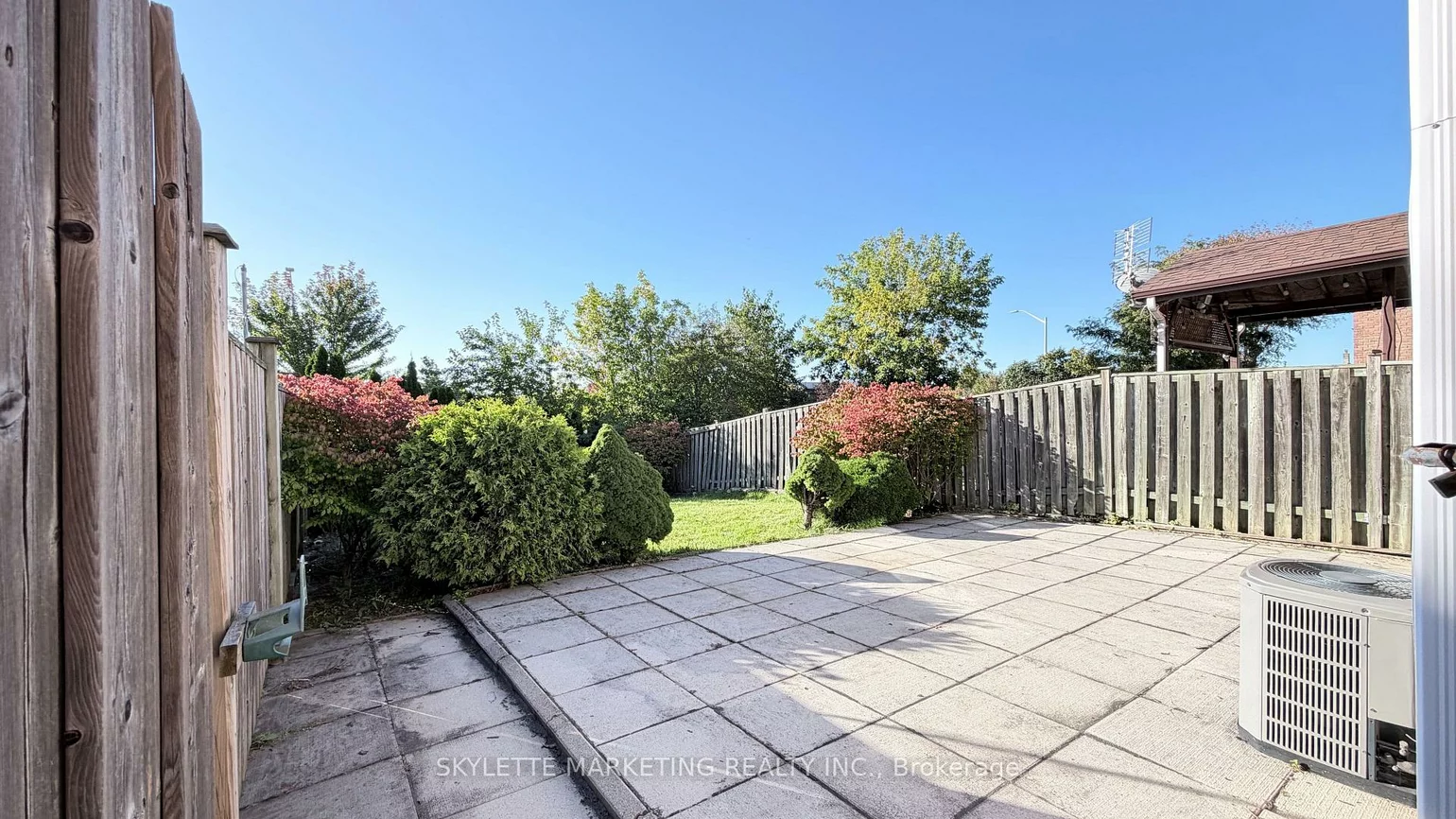 30, Ascot, Milliken Mills West, Markham