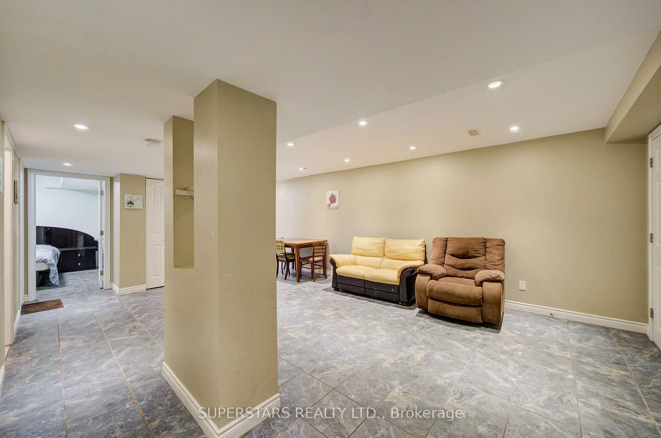 75, Marydale, Middlefield, Markham
