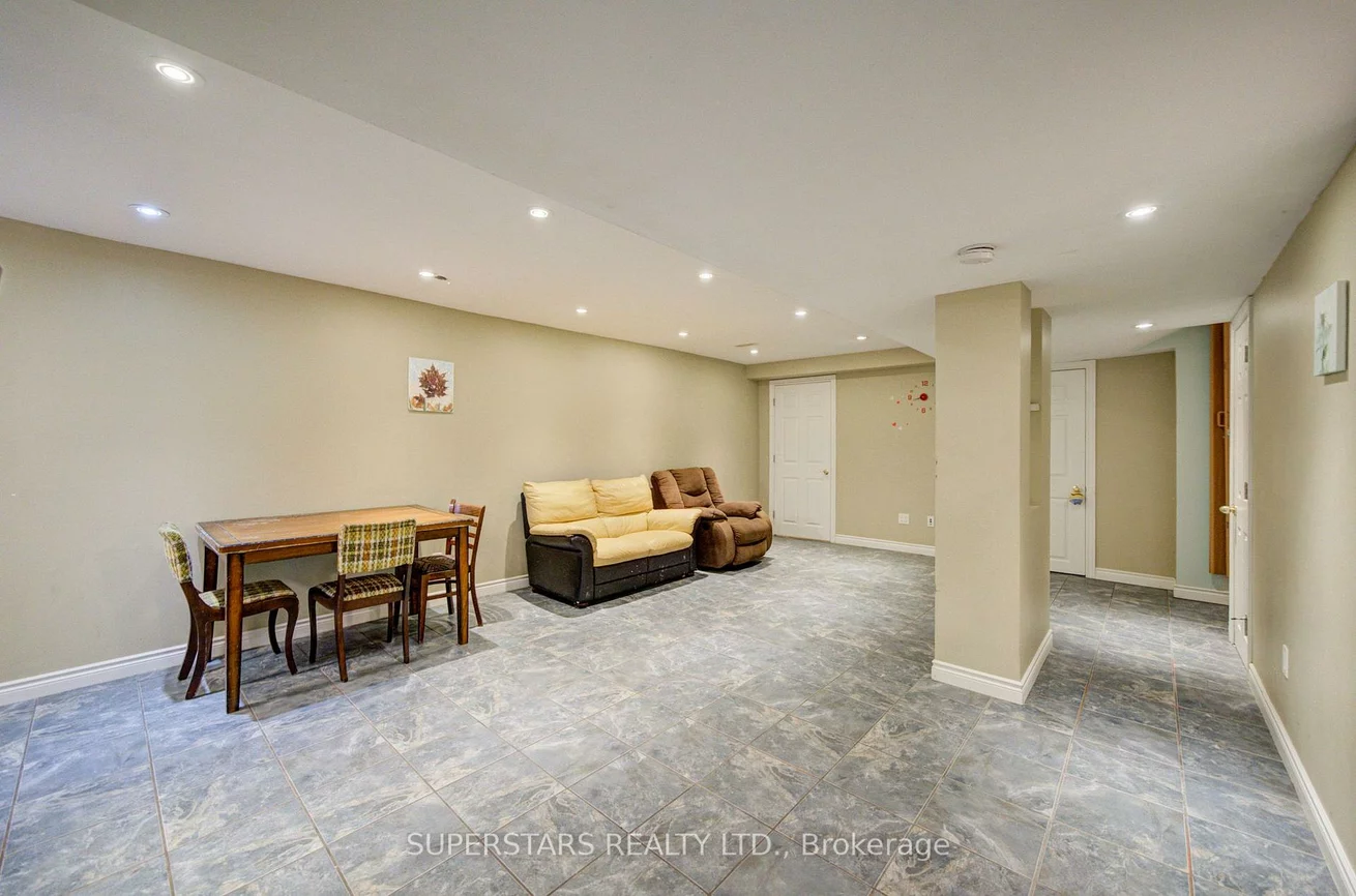 75, Marydale, Middlefield, Markham