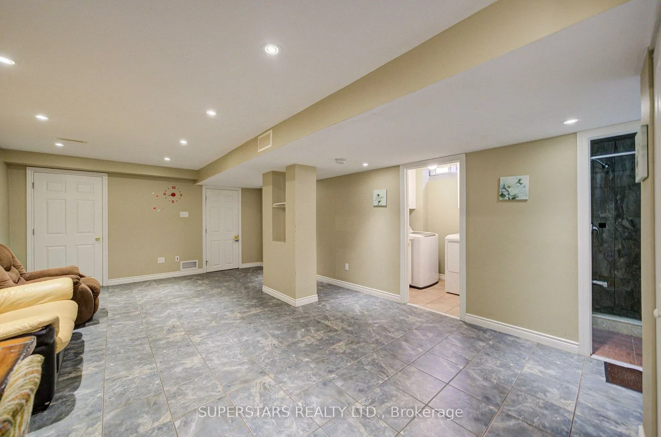 75, Marydale, Middlefield, Markham