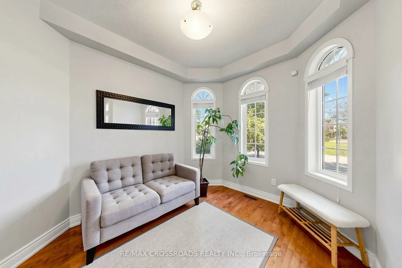 37, Queen's Plate, Angus Glen, Markham
