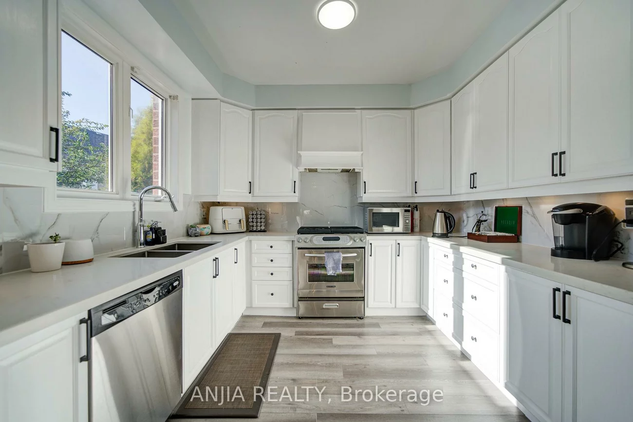 16, Forest Manor, Wismer, Markham