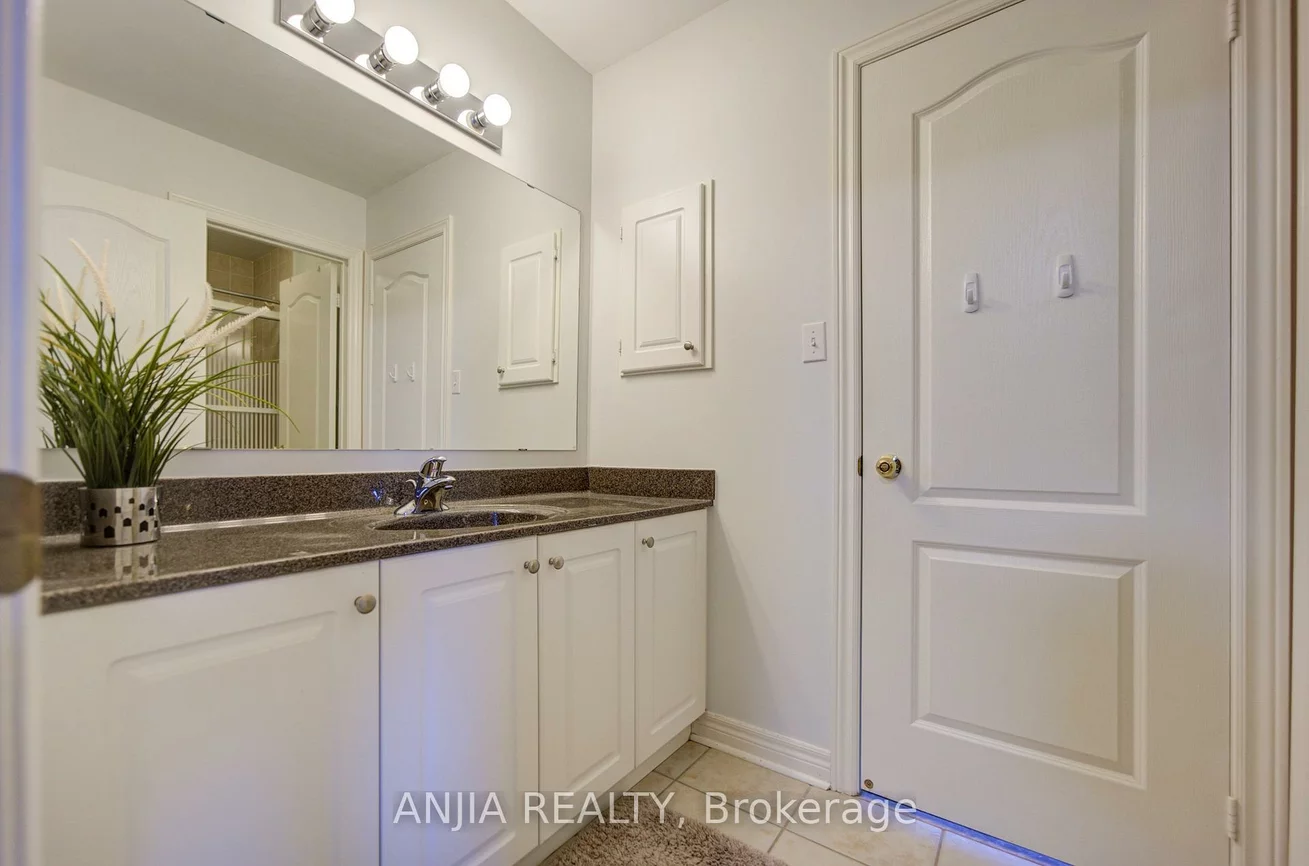 16, Forest Manor, Wismer, Markham