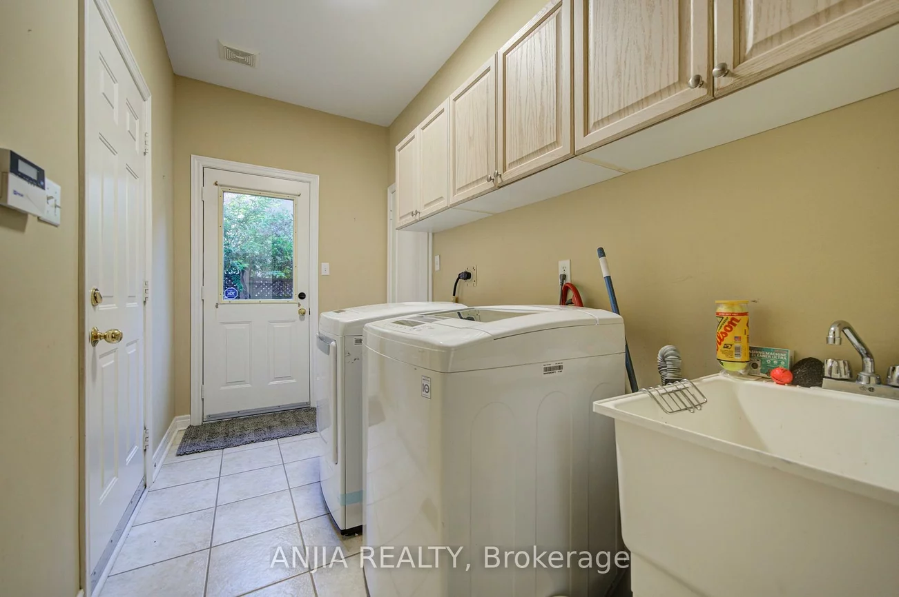 16, Forest Manor, Wismer, Markham
