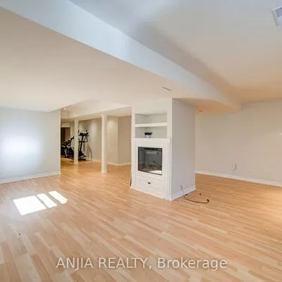 16, Forest Manor, Wismer, Markham
