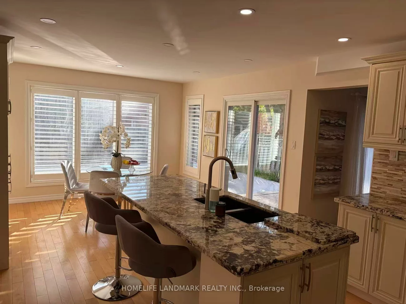 23, Hashbury, Thornlea, Markham