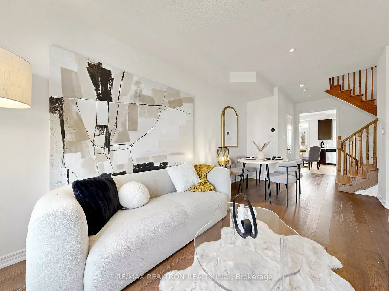 71, Dundas, Greensborough, Markham
