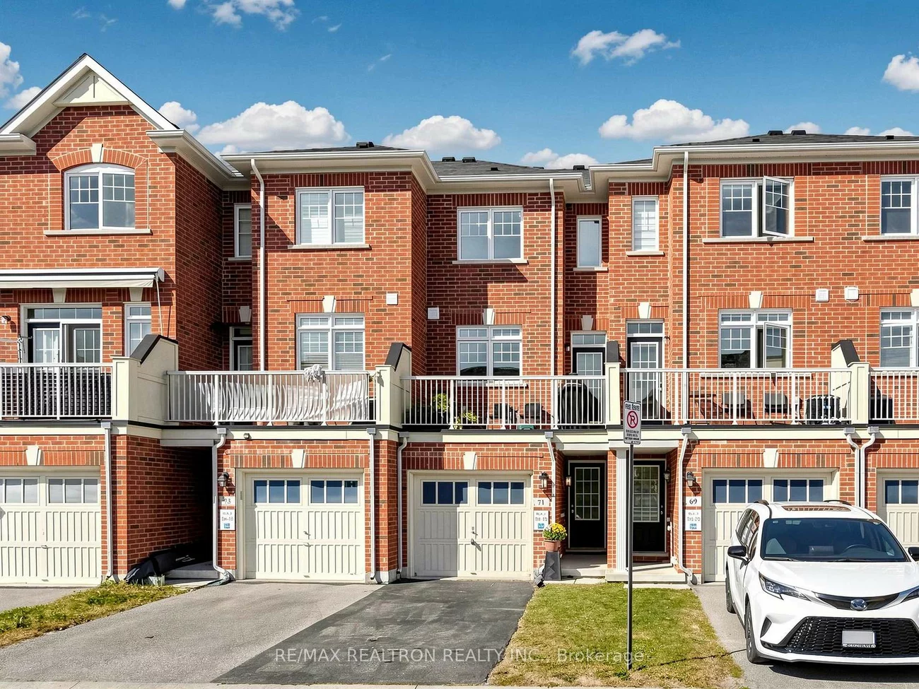 71, Dundas, Greensborough, Markham