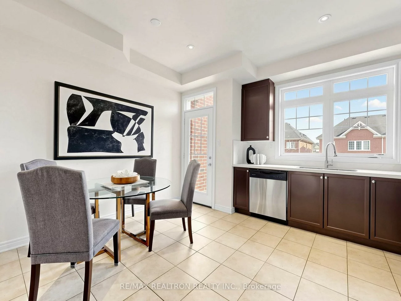 71, Dundas, Greensborough, Markham