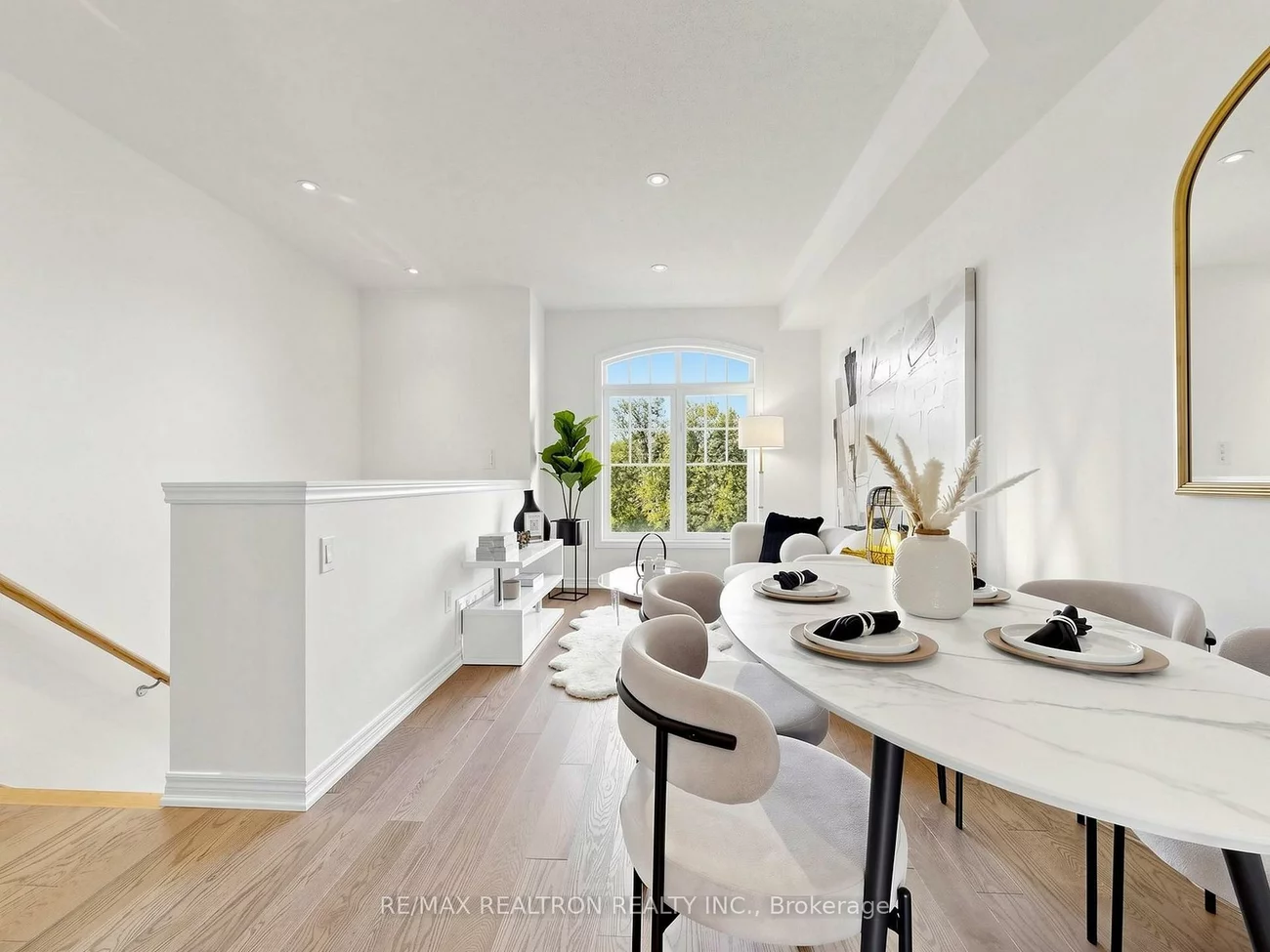 71, Dundas, Greensborough, Markham