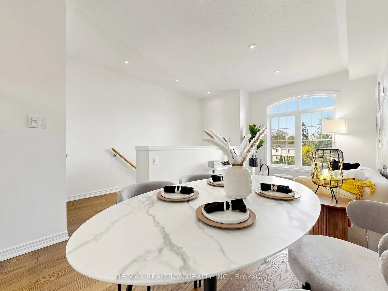 71, Dundas, Greensborough, Markham