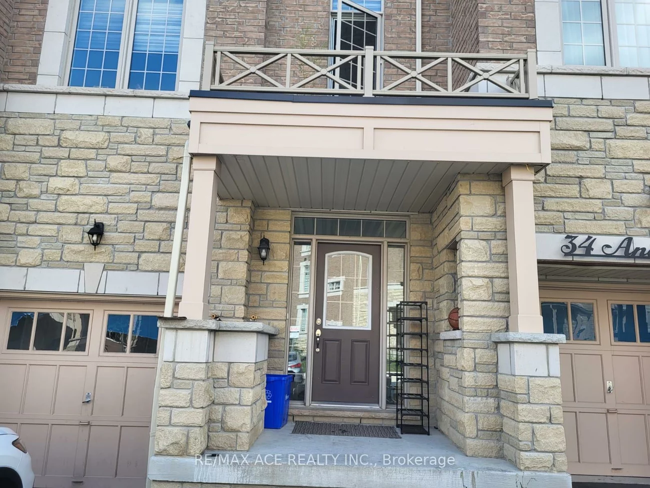32, Andress, Cedarwood, Markham