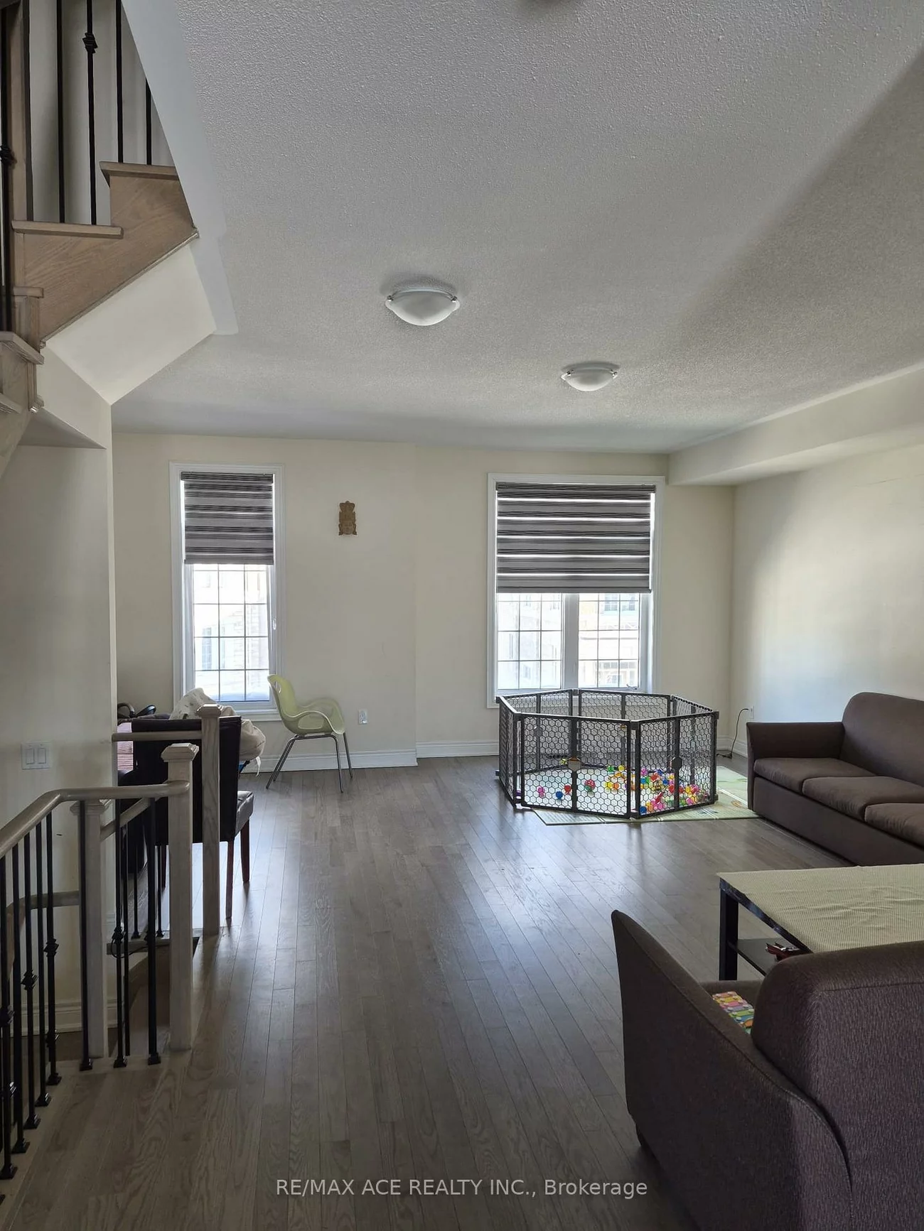 32, Andress, Cedarwood, Markham