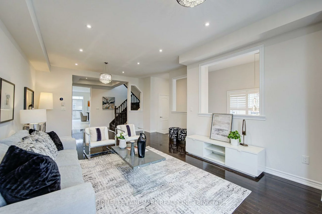 17, Etherington, Victoria Square, Markham