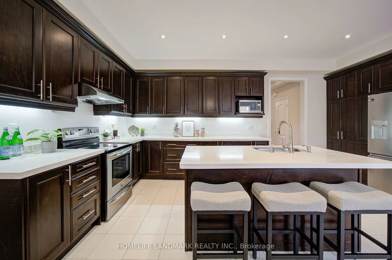 17, Etherington, Victoria Square, Markham