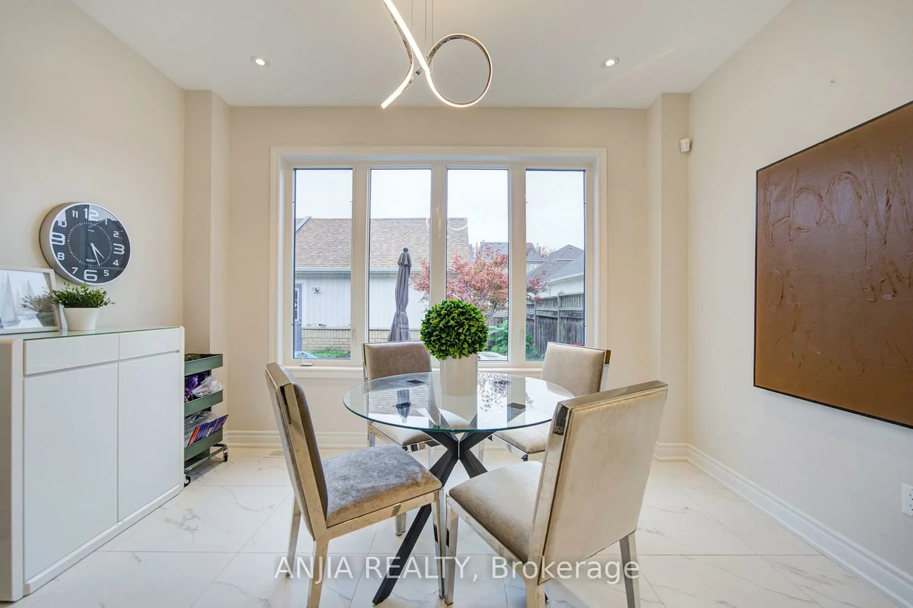 6, Wildmoor, Cornell, Markham