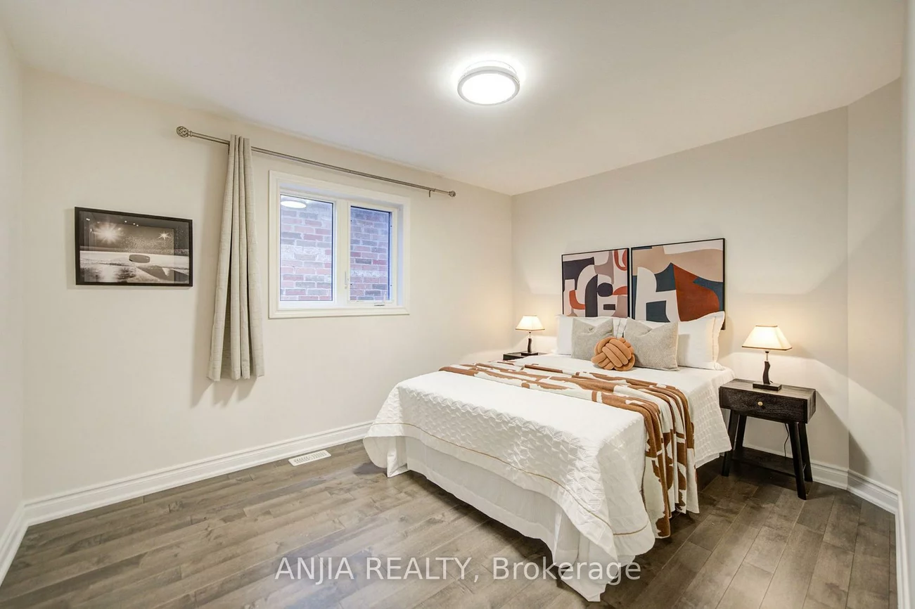 6, Wildmoor, Cornell, Markham