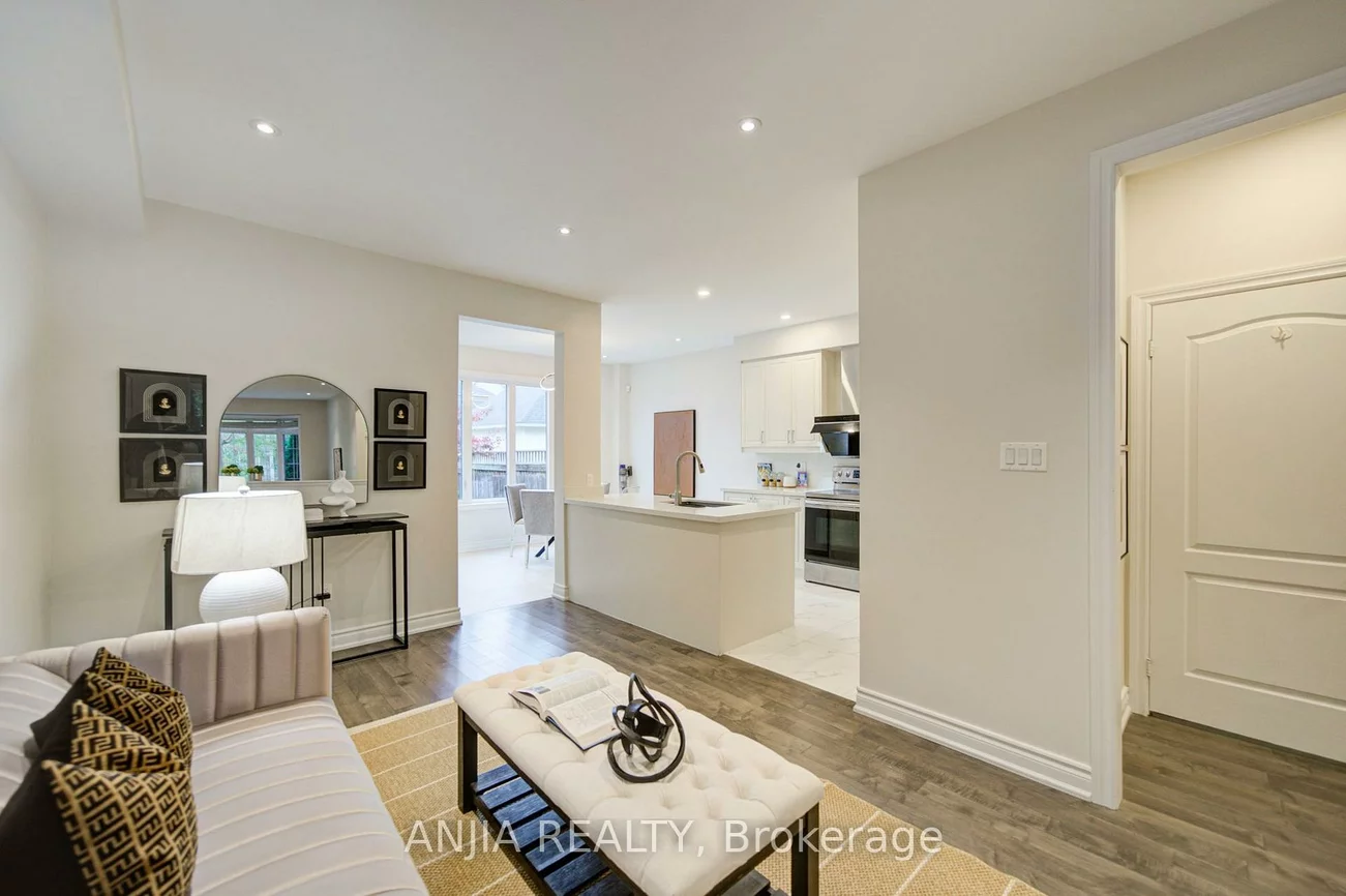 6, Wildmoor, Cornell, Markham