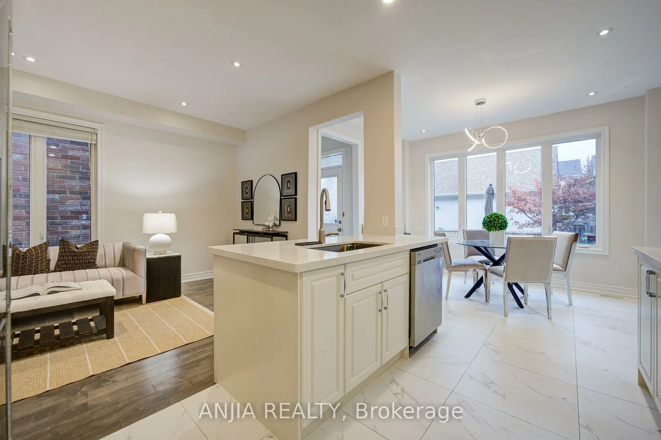 6, Wildmoor, Cornell, Markham