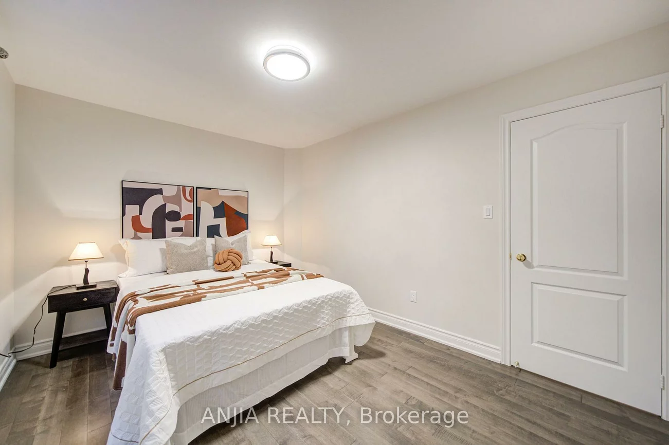 6, Wildmoor, Cornell, Markham