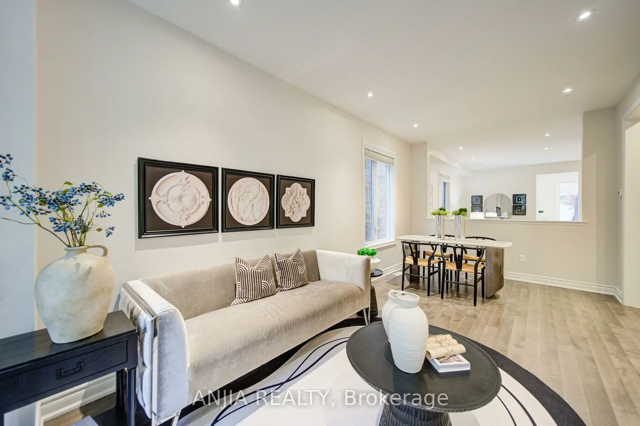6, Wildmoor, Cornell, Markham