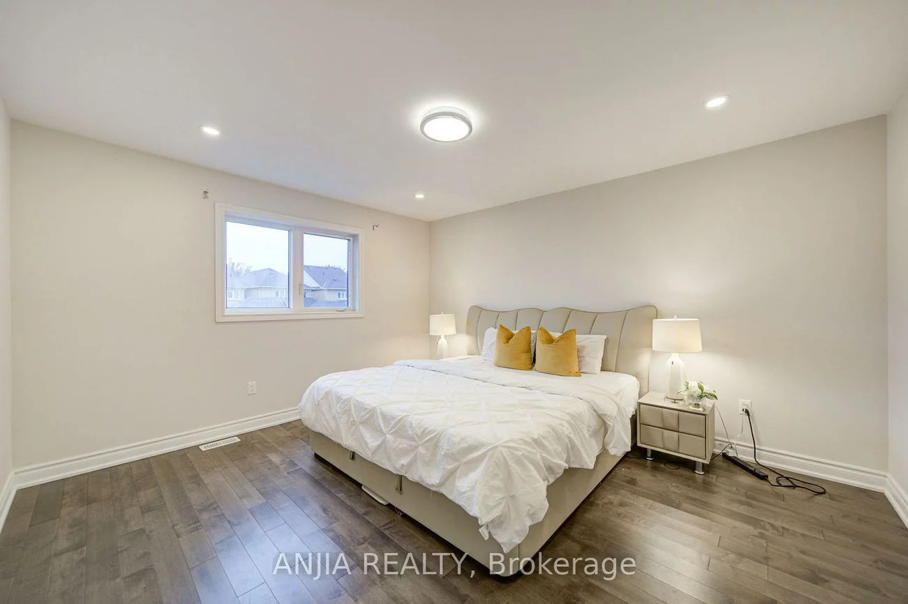 6, Wildmoor, Cornell, Markham