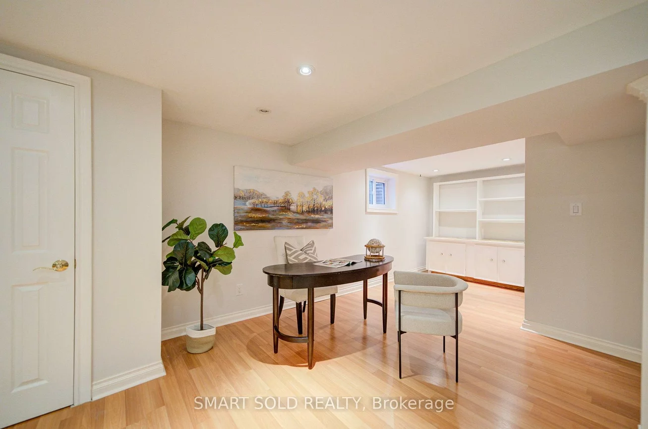 24, Hamilton Hall, Markham Village, Markham