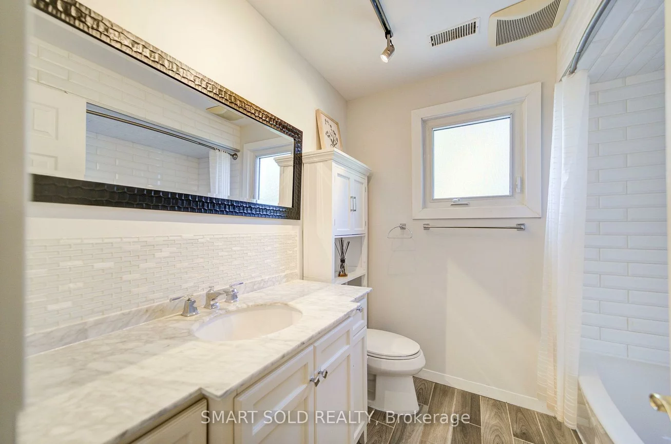 24, Hamilton Hall, Markham Village, Markham