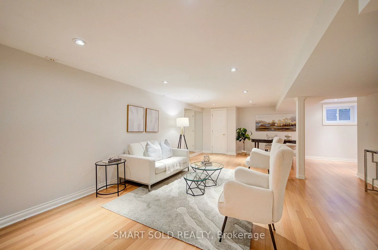 24, Hamilton Hall, Markham Village, Markham