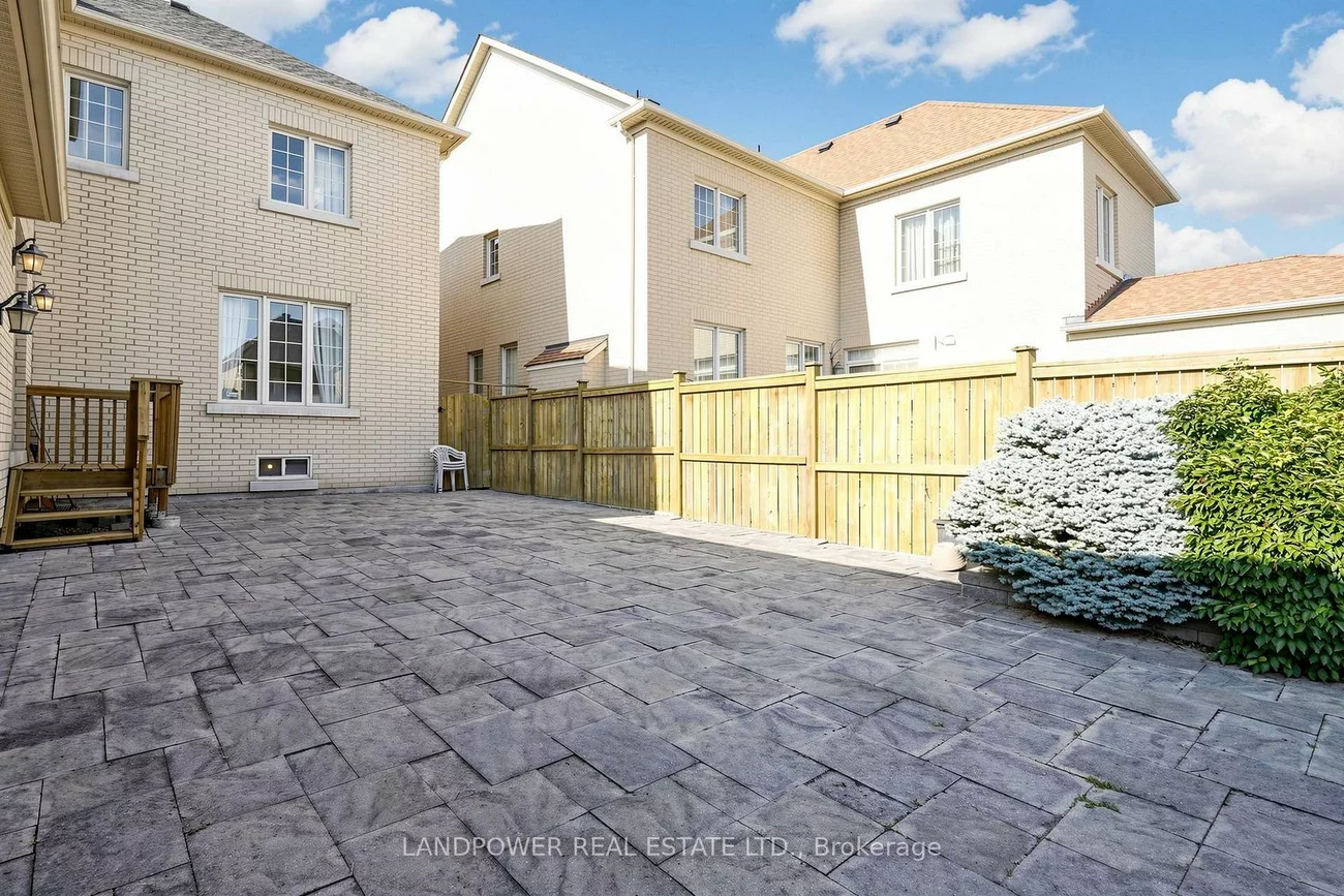 25, Reflection, Cathedraltown, Markham