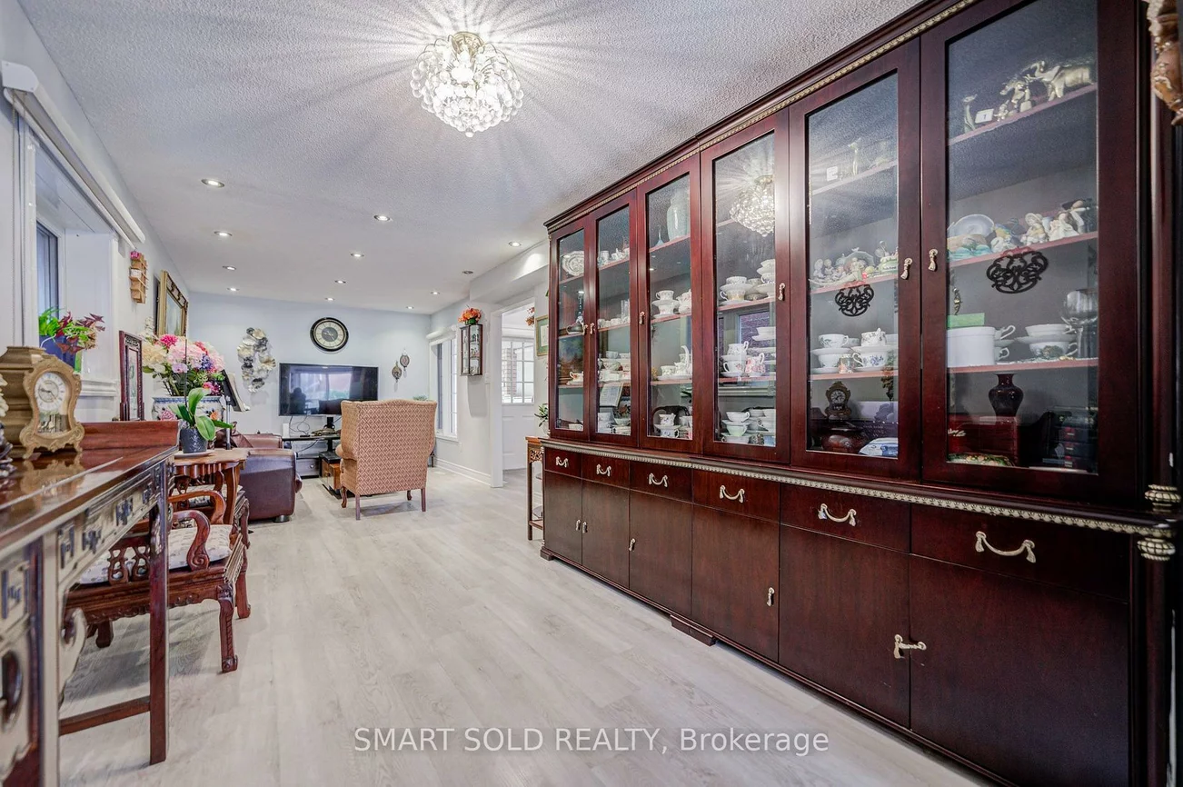 70, Connery, Middlefield, Markham