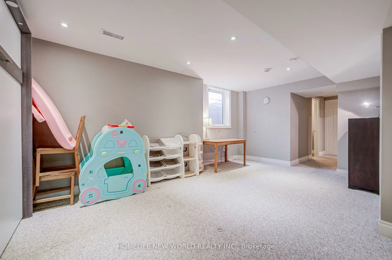 125, Northvale, Cornell, Markham