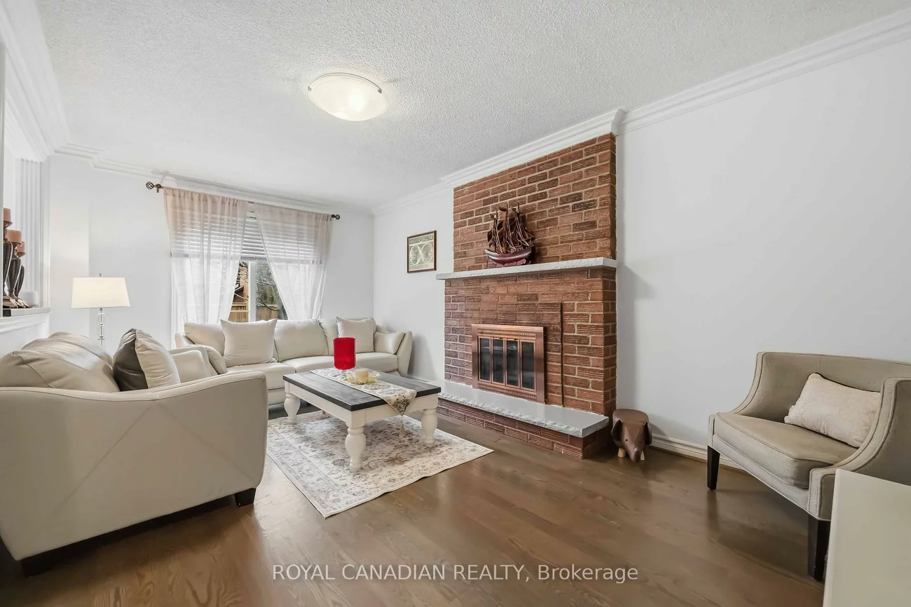 135, Tilman, Markham Village, Markham