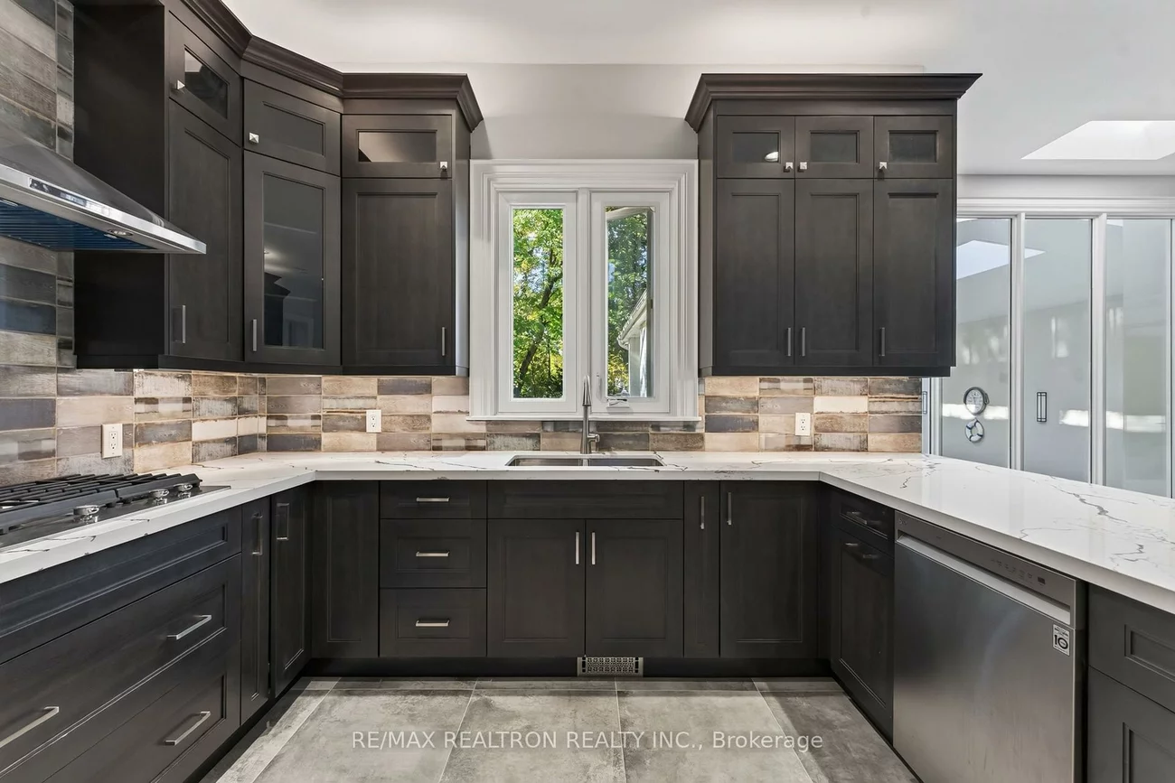48, Johnson, Thornhill, Markham
