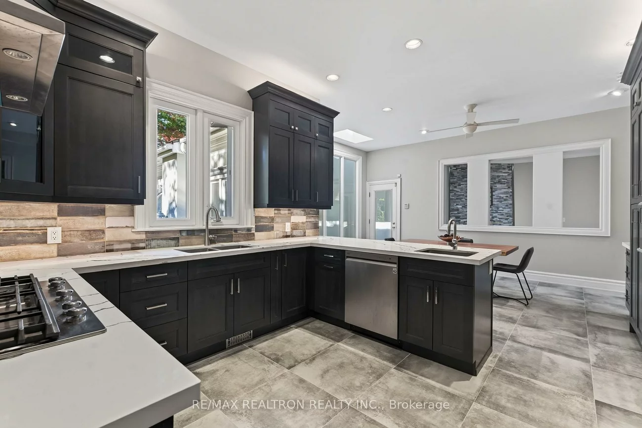 48, Johnson, Thornhill, Markham