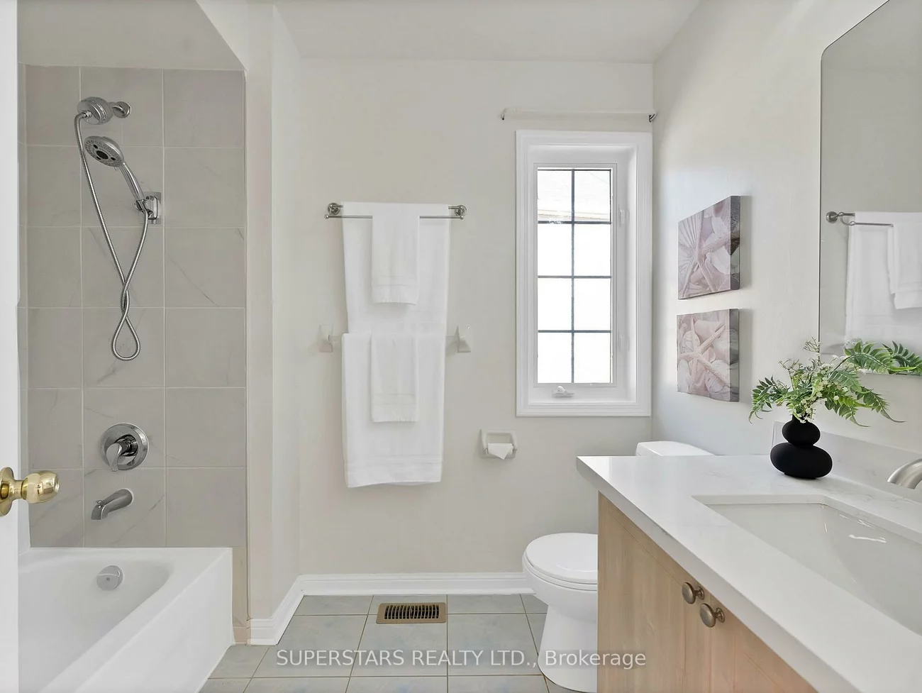 512, Bur Oak, Berczy, Markham