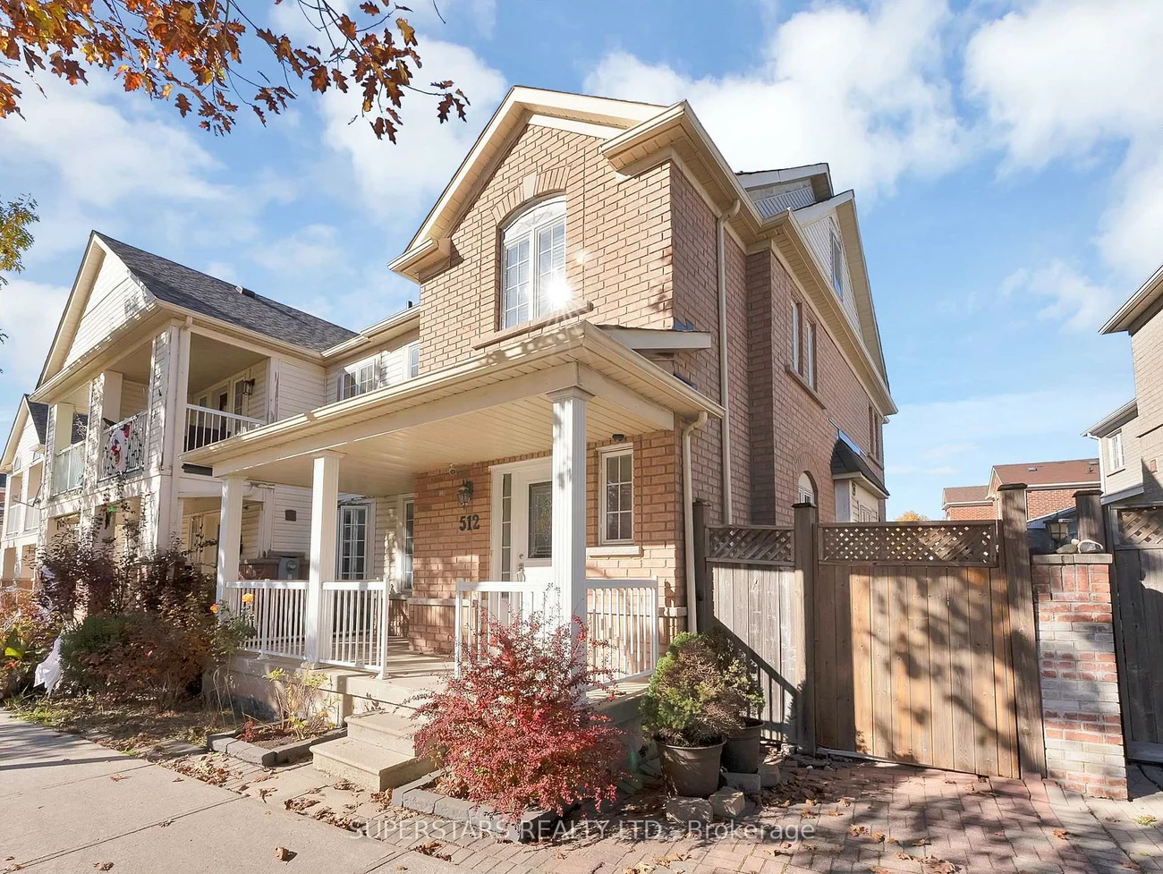 512, Bur Oak, Berczy, Markham