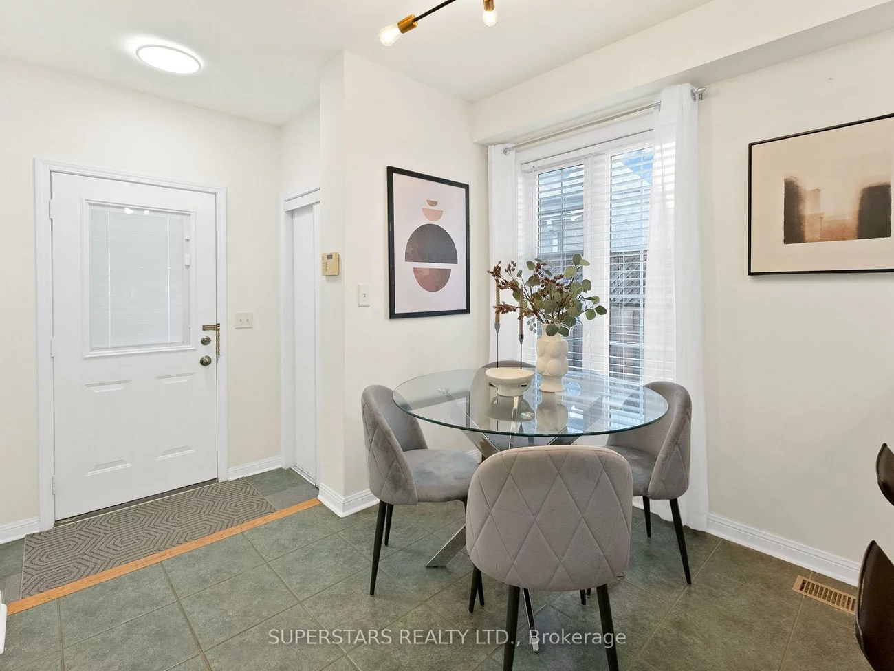 512, Bur Oak, Berczy, Markham