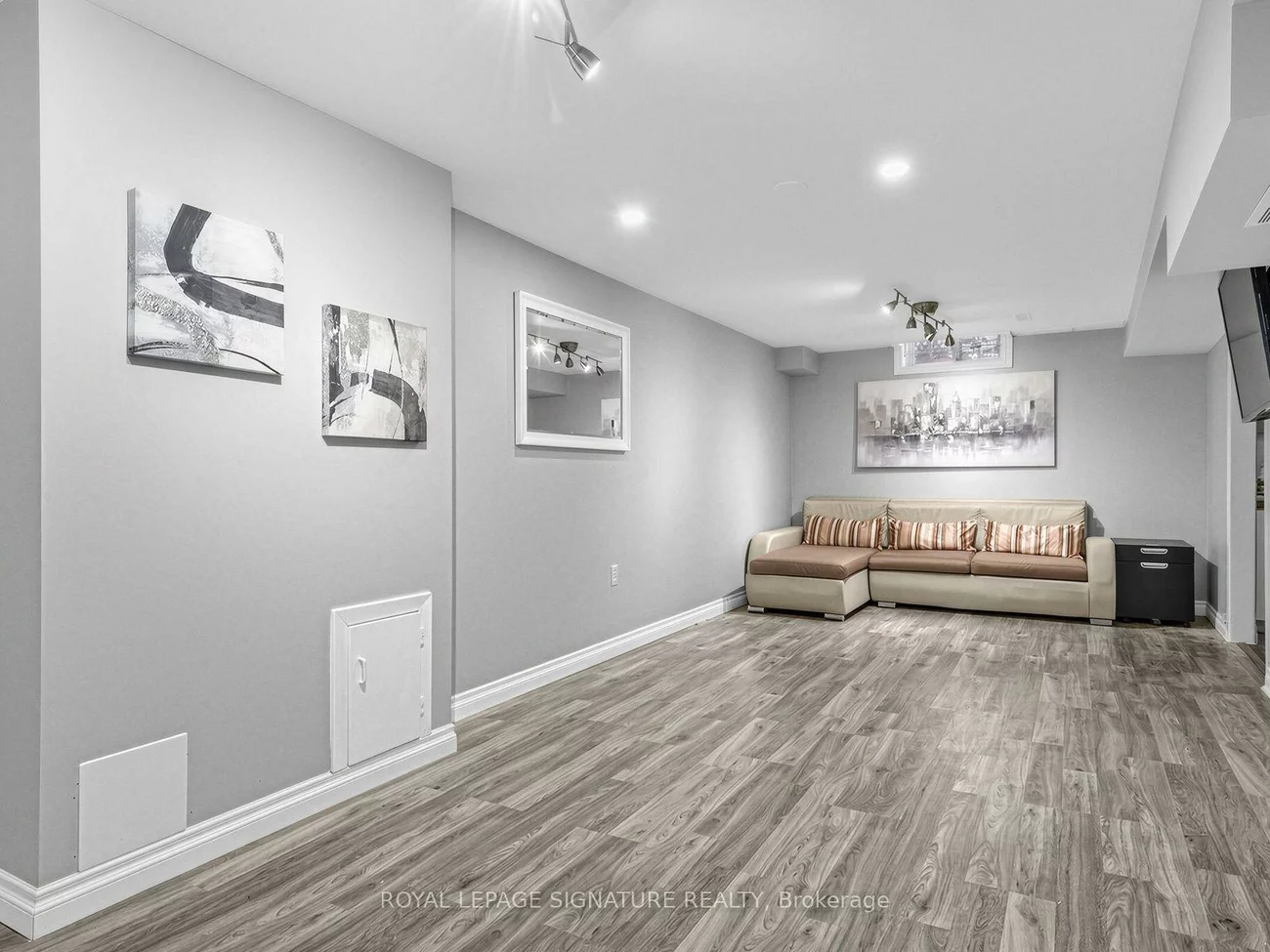 12, Strathmore, Raymerville, Markham