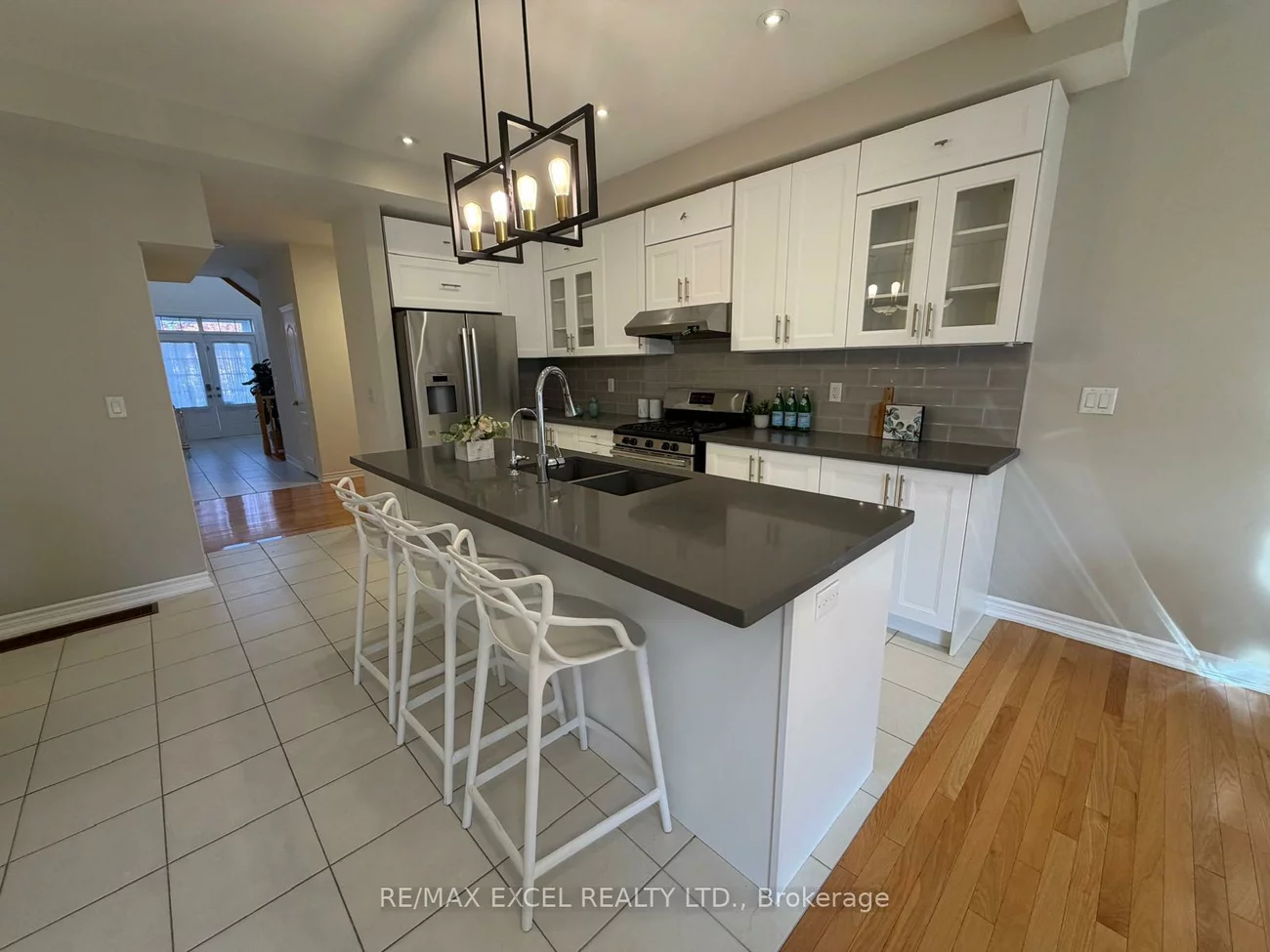 15, Zeng Cheng, Victoria Square, Markham