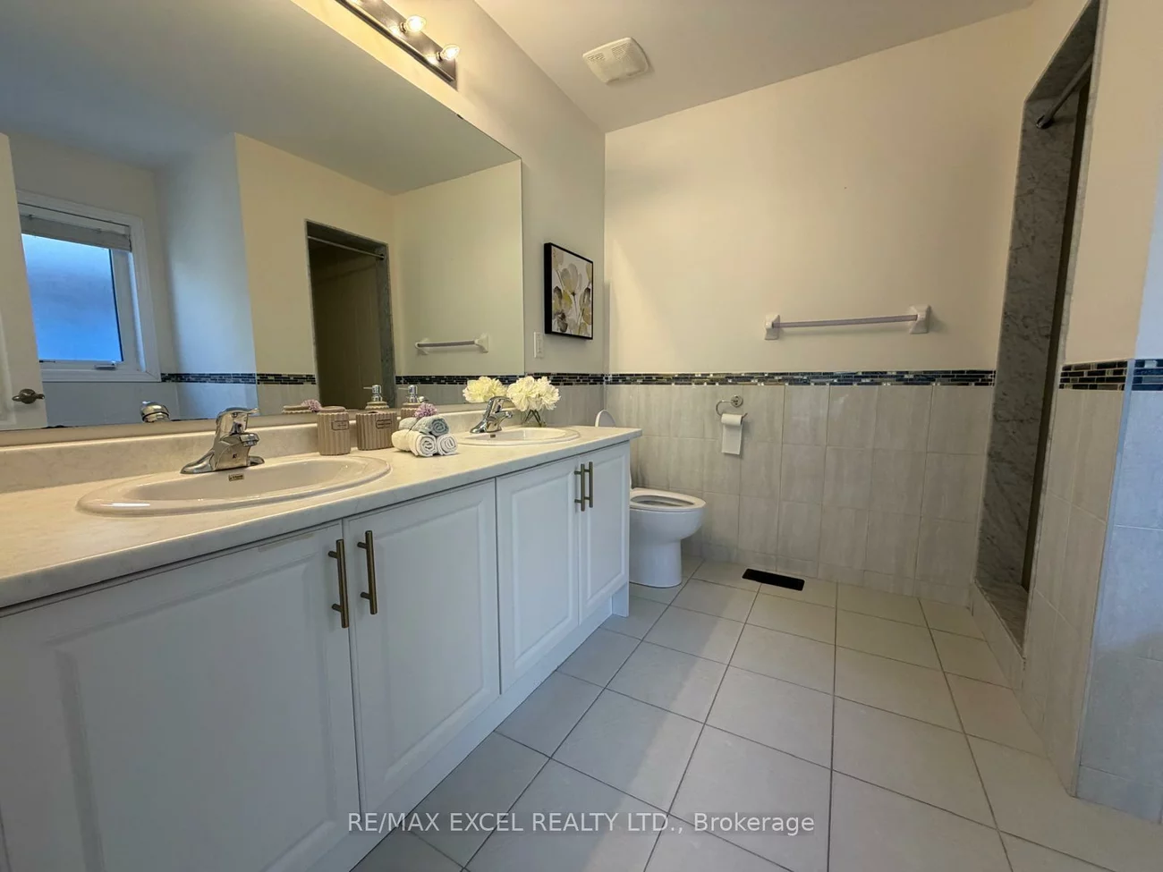 15, Zeng Cheng, Victoria Square, Markham
