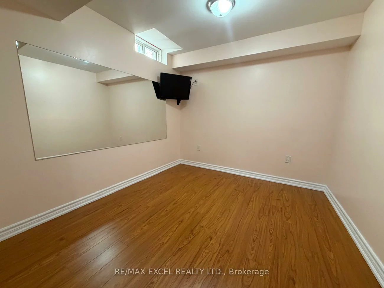 15, Zeng Cheng, Victoria Square, Markham