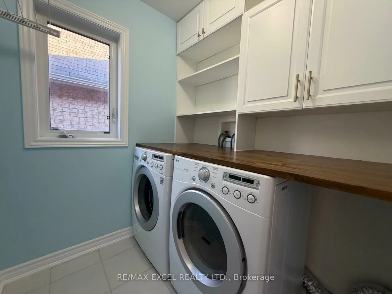 15, Zeng Cheng, Victoria Square, Markham