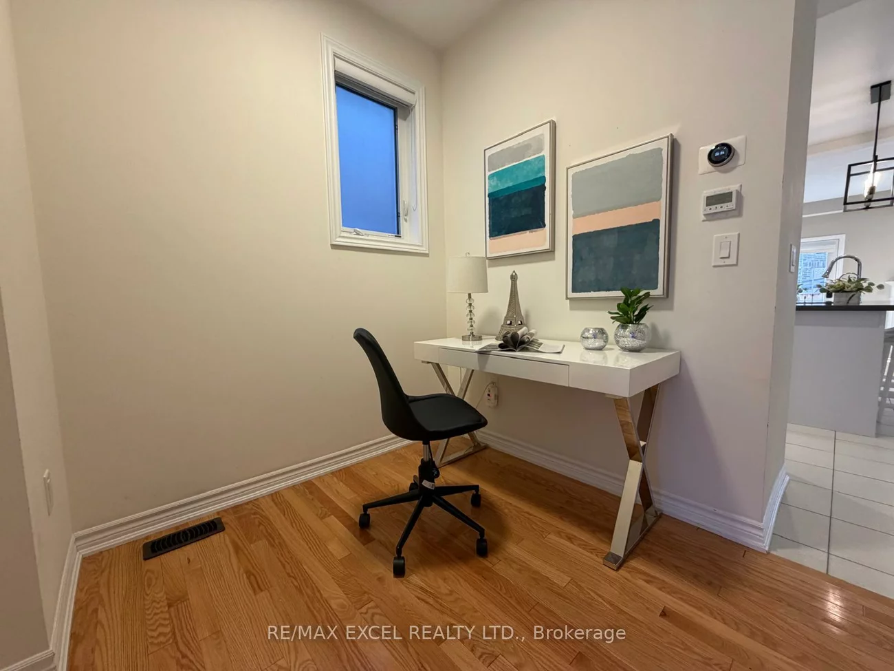 15, Zeng Cheng, Victoria Square, Markham