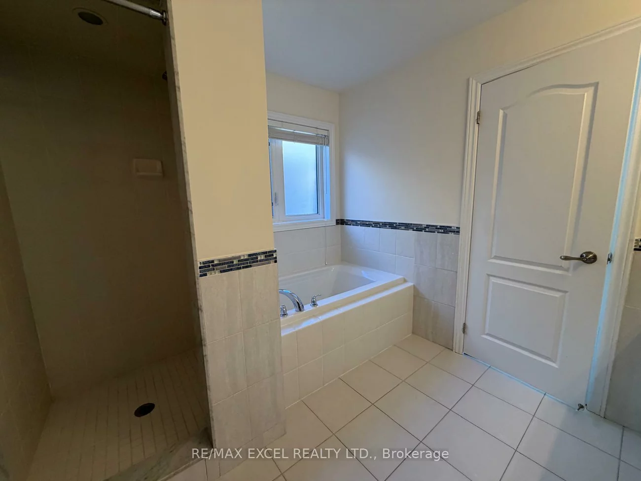 15, Zeng Cheng, Victoria Square, Markham