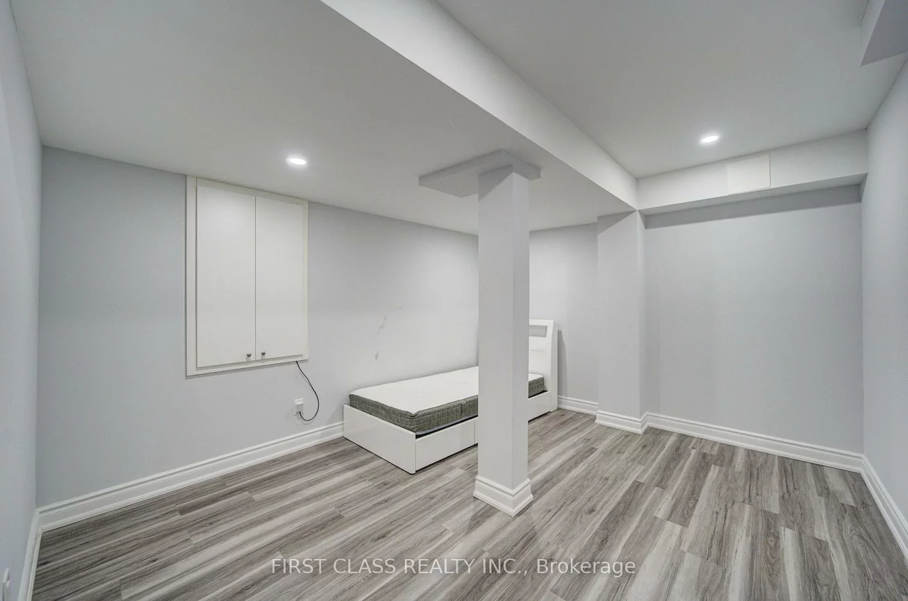 81, Pearl Lake, Cornell, Markham