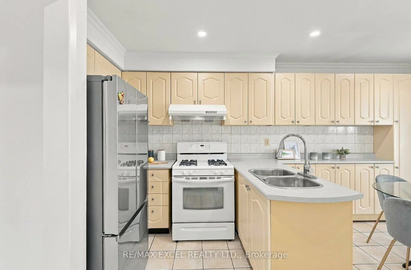 97, Tangmere, Milliken Mills East, Markham